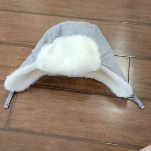 Baby gap trapper hat. Cream and gray 12-18 months